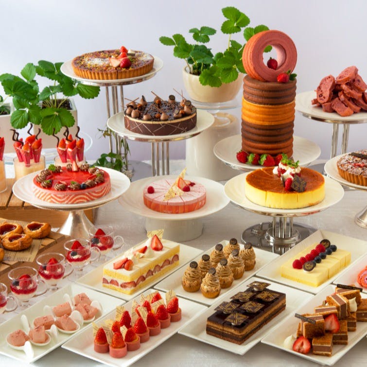 毎年人気の帝国ホテルの苺スイーツバイキング。