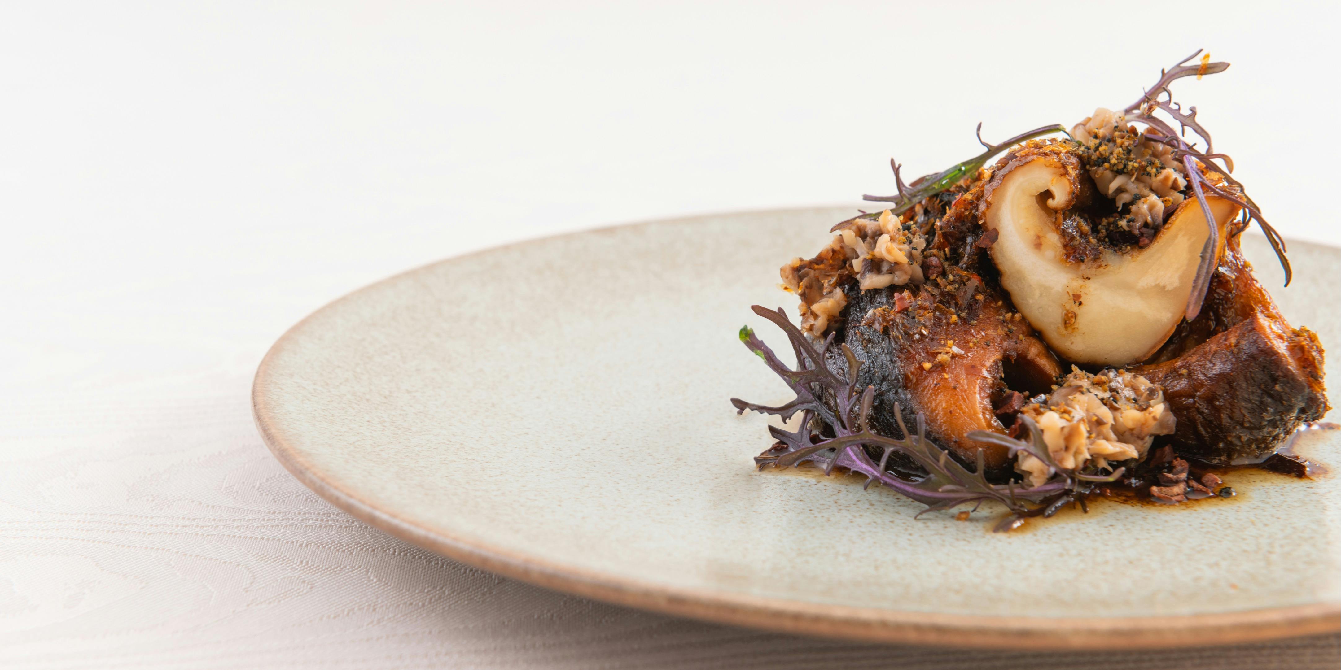 ヒカリヤ ニシ（ヒカリヤニシ）