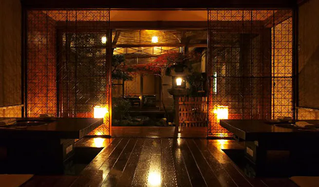 祇園 鹿六 ぎおん かろく 祇園 厳選和牛 炭火焼き 焼肉 一休 Comレストラン