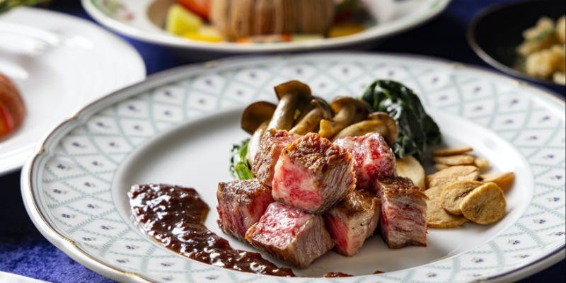 【Xmas2025】ショートコース 国産牛のサーロインや鮮魚のポワレなど全6品＋乾杯スパークリング