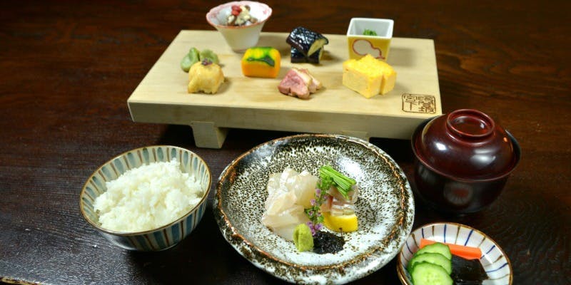 【本日のお造り定食】産直鮮魚のお造り二種盛ランチ