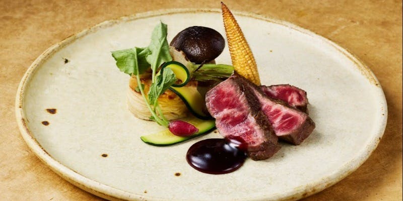 月　牛コース　 メインを牛にランクアップさせた少し贅沢な和洋折衷ハーフコースランチ