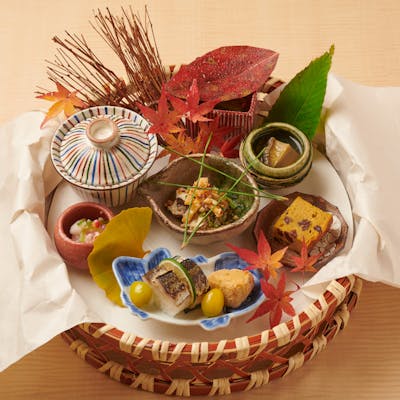 豊かな自然を慈しみ、繊細な季節の味わいを賞でる