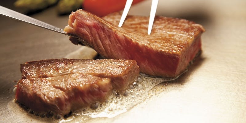 【ディナー】 MAIHAMA 舞浜・国産牛コース　前菜や肉料理まで四季を味わう（テーブル席）