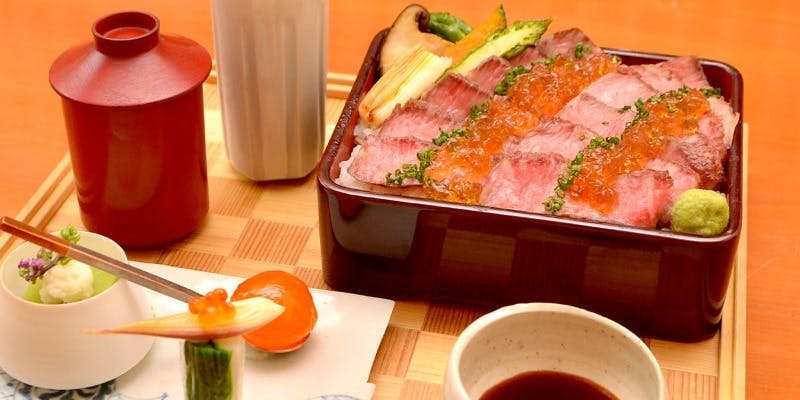 昼席 特選 A5ランク 仙台和牛のステーキ重膳 /土鍋炊き佐渡米と一緒に（自家製甘味付き）＋食後のカフェ