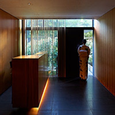 隈研吾氏が設計した「和モダン」の上質空間