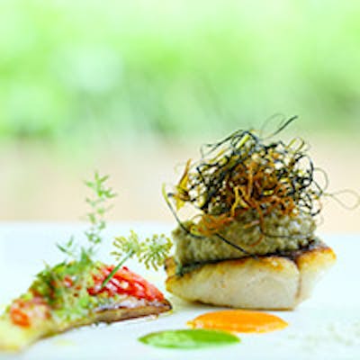 西と東、天と地が出会い、そこで生まれた、かけがえのない時の演出