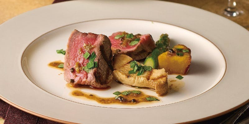 【ESSENCE】　選べる前菜、パスタ、オマール海老付き魚料理＆肉料理のWメイン、デザート 全5品　