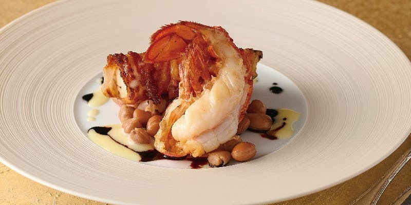 【ESSENCE】　前菜、パスタ、オマール海老付き魚料理＆肉料理のWメイン、デザート 全5品　