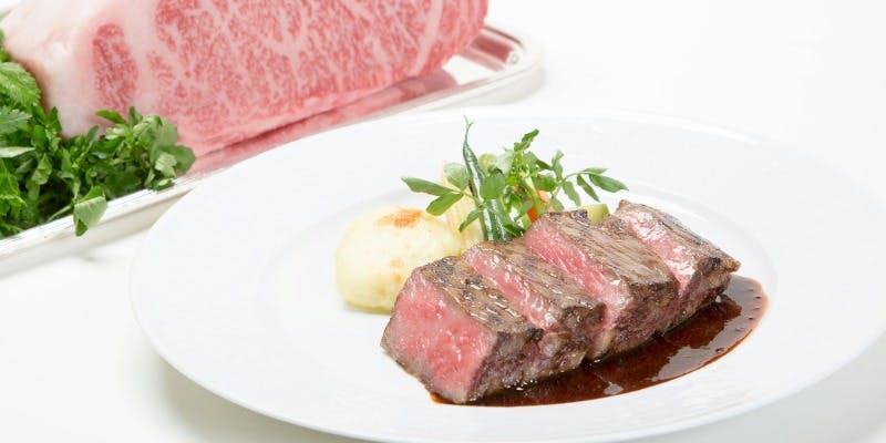 【神戸ランチ】世界に誇る神戸牛を愉しむ！神戸牛ロース肉のグリエを含む全4品＋乾杯ドリンク