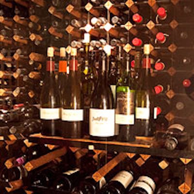 種類の豊富なオーストラリアワインをグラスで常時各15種類ほど用意しています