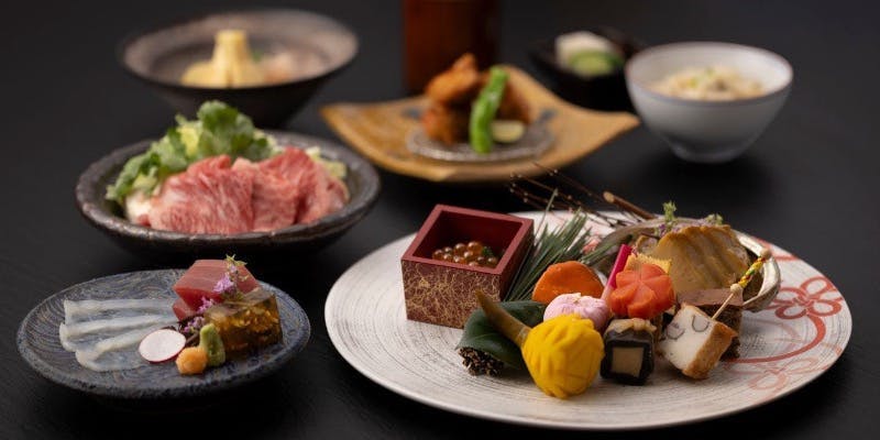 秋冬の会席　【一人ひと鍋】黒毛和牛すき焼き陶板と河豚の炊き込みごはん＋土日祝限定（個室確約）