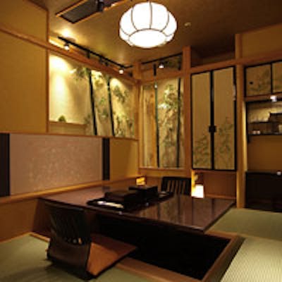 都内最大級、最大80名様の大型個室も完備。団体様でもご利用頂けます。