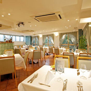 ���X�g�����e �v���~�E�o�`