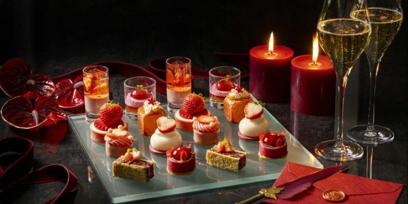 ＜1/1～＞ストロベリー・リュクス　ナイトティー＋スパークリングワイン含むフリーフロー＋ベア