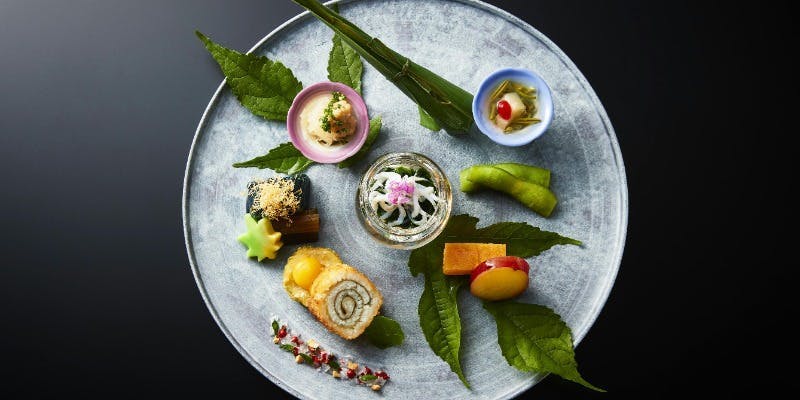 【ふるまい点心】　旬を味わう様々な逸品料理・先付やお造り・選べるご飯もの