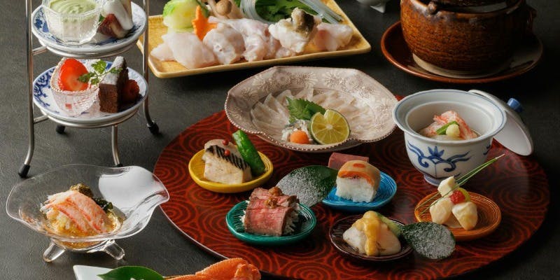 【冬の贅沢美味 淡路三年とらふぐとずわいがに 五味五彩の口福皿付】てっちり・かに刺し（テーブル席限定）