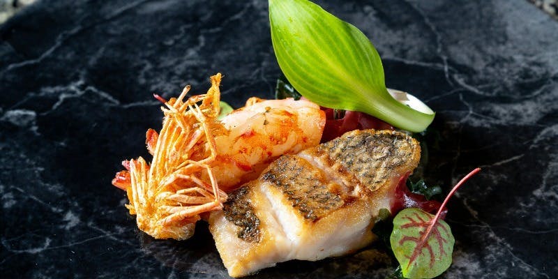 シェフお薦め厳選魚介類の鉄板焼シーフードディナーコース