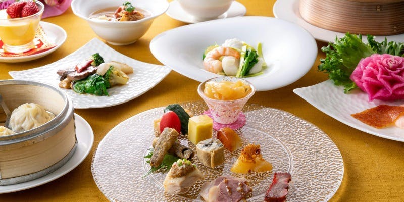 【平日限定】プチ前菜9種、コラーゲンたっぷりふかひれスープ、海老3種食べ比べ彩りプレミアムコース