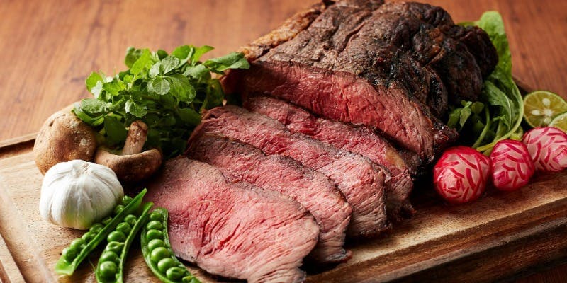 【Xmas2025】平日プレミアムクリスマスランチブッフェ　パフォーマンスコーナーは 国産牛ローストビーフ