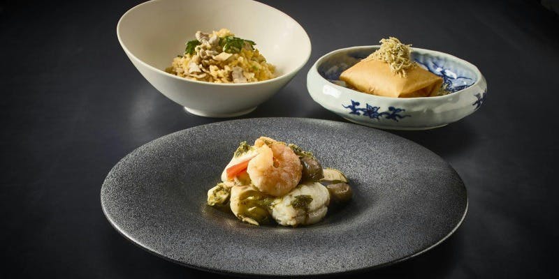 【白牡丹】ふかひれスープ、海鮮等全8品