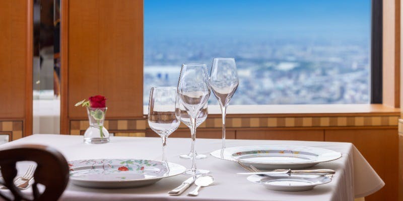 【お誕生日や特別な日のランチに】～ エレガンス ～ ＜窓席確約＞＋乾杯グラスシャンパン付き（席数限定）