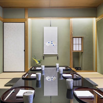 楽しい集いを彩る、モダンスタイルの日本料理をご堪能ください