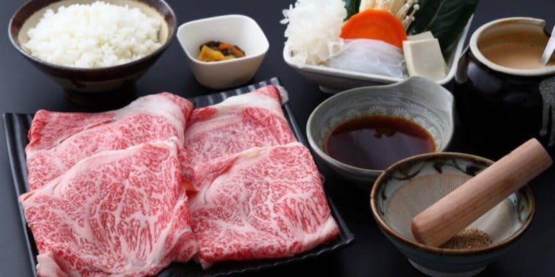 【ランチ】→「A5ランク黒毛和牛リブロースセット」　1ドリンク＋デザートサービス　4500円→3600円