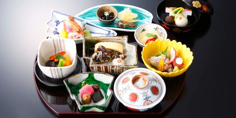 【季節御膳】旬の味覚を少しづつお膳に盛り付けた味覚御膳＋コーヒー付き（平日限定紗綾御膳）
