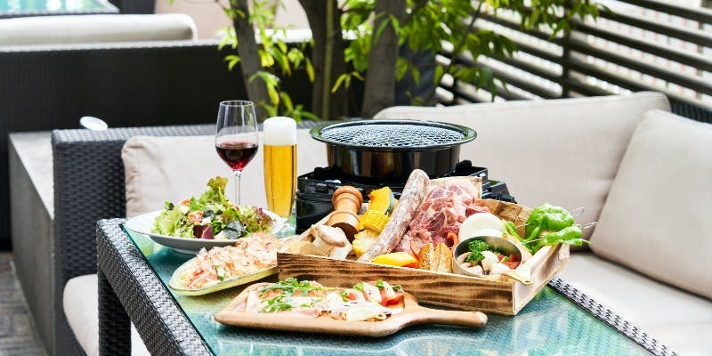 XEX WEST ＜BAR＞【テラス×肉300G×ソファー席】AUTUMN LOOFTOP