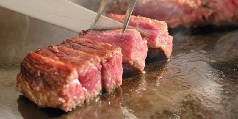 【鉄板焼きディナーコース】メインは恵比寿牛ロースステーキ 180gで全5品（平日限定）