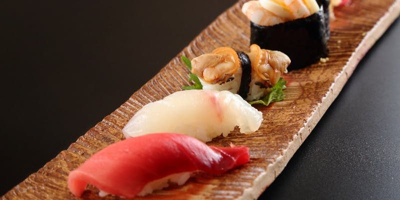 【おまかせ寿司コース】大トロ、雲丹、のどぐろなど、おすすめお寿司15種など＋選べる1ドリンク付
