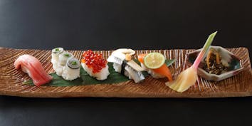 【蜻蛉コース】厳選した食材を使用した寿司10貫と京料理の懐石 - 寿司はせ川 本店