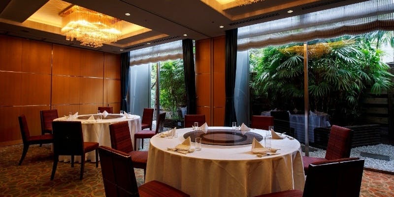 大皿で愉しむ中国料理全8品【個室確約】＋2時間フリードリンク付（6～24名様）