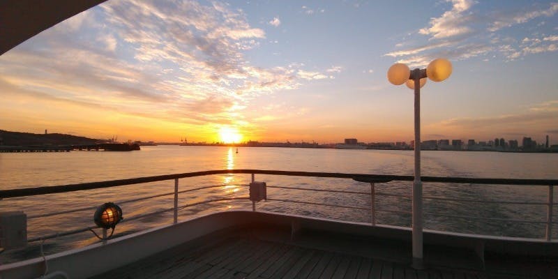 【新春東京湾 パノラマクルーズトワイライト】特別コース＋フリードリンク【席指定なし】（12534569）