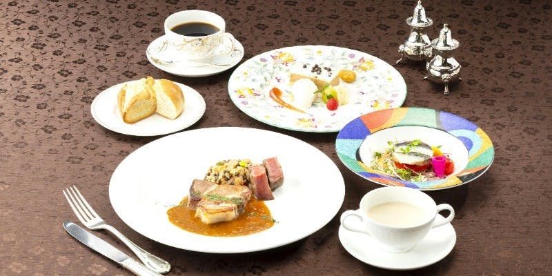 【カウントダウンクルーズ 】特別コース＋スパークリング1杯＆フリードリンク・席指定なし（12534466）