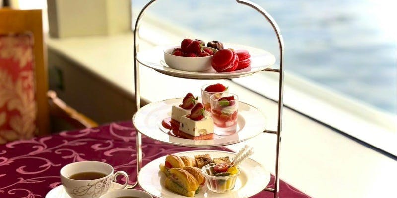 窓側確約【いちごアフタヌーンティークルーズ 】特製ケーキセット＋コーヒーor紅茶（（平日）12580345）