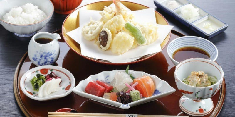 【奏衣‐かなえ‐】魚介3種・野菜3種・かき揚げの天ぷら定食＋食後のコーヒー（平日限定）