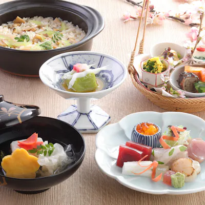 凛とした佇まいの和みの空間と、山海の恵みを愉しむ料理
