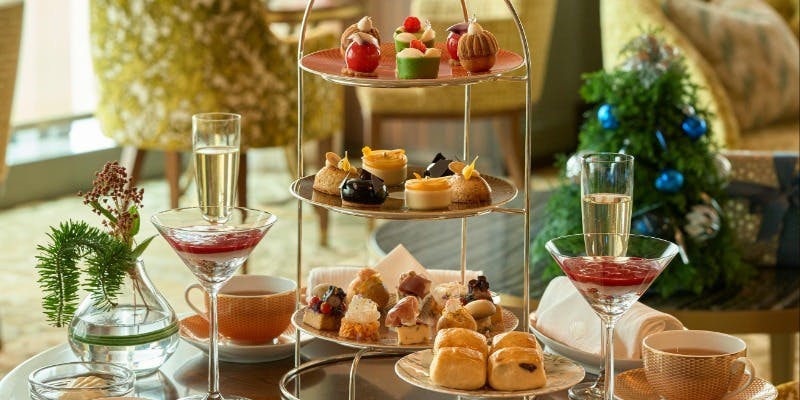 【平日限定】フェスティブアフタヌーンティー＋グラス シャンパーニュ付き