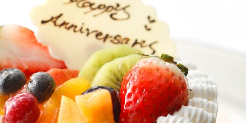 【誕生日や記念日のお祝いに】＋乾杯ドリンク＋ホールケーキ（記念日）