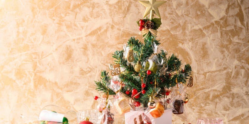 ランチ限定　7品の会席料理とクリスマスツリーデザート