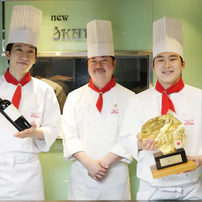 格別の食材には最高の技で応える。鉄板焼きの真髄を存分にご堪能下さい