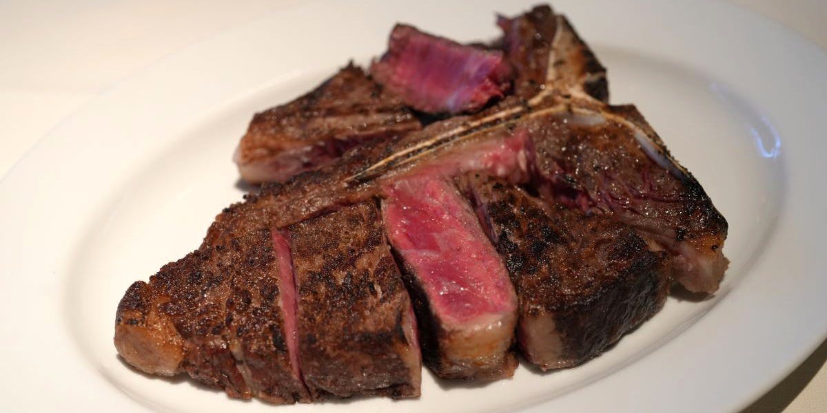 37 Steakhouse & Bar（サーティーセブンステーキハウスアンドバー）