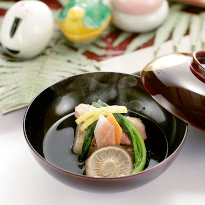 伝統の技法と現代的な料理スタイル。厳選された素材を艶やかに美味しく!