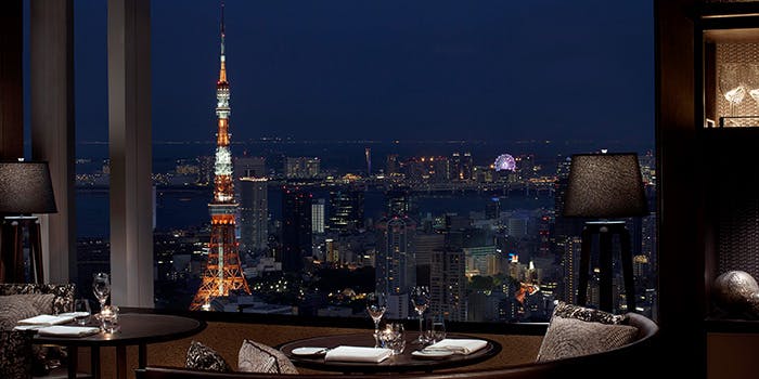 21年版 夜景に東京タワーが見えるレストラン徹底調査 カップル 記念日 デートにおすすめのディナーランキングtop15 雰囲気 記念日プラン 個室ありなど アニバーサリーズマガジン