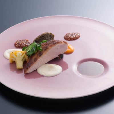 厳選の食材、こだわりのワイン、すべては今日の食事のために