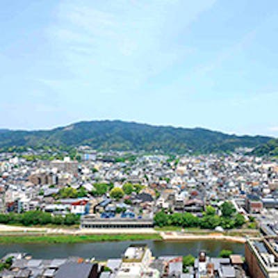 地上60メートルから、東山が一望できます