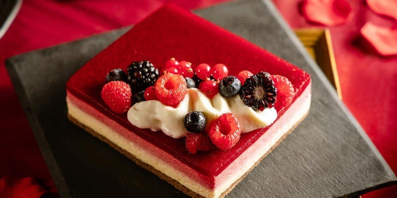 XEX 日本橋 【ストロベリーブッフェ】ローストビーフや旬の味覚と