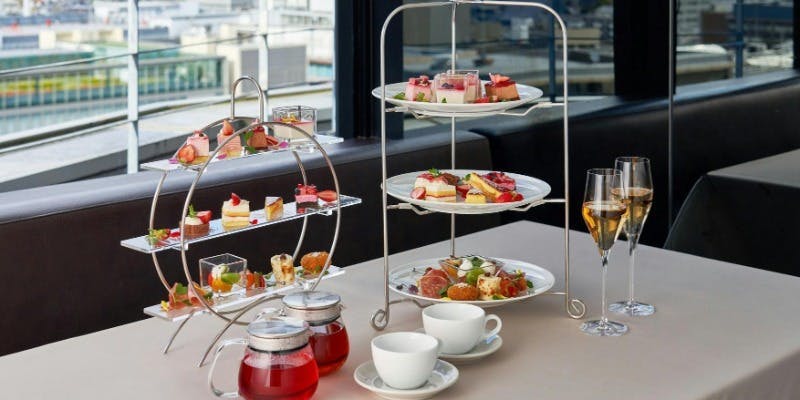 【ハイティーセット】苺のドルチェと5種のイタリアン前菜＋2ドリンク